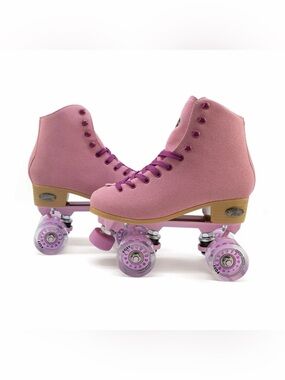 NWT Classic Pink Women's Roller Skates - High-Top Quad Skate